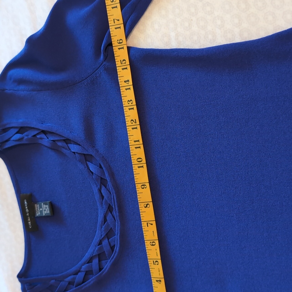 Cable & Gauge Blue 3/4 Sleeve CrissCross Scoop Neckline Viscose/Nylon Knit EUC - Picture 8 of 11